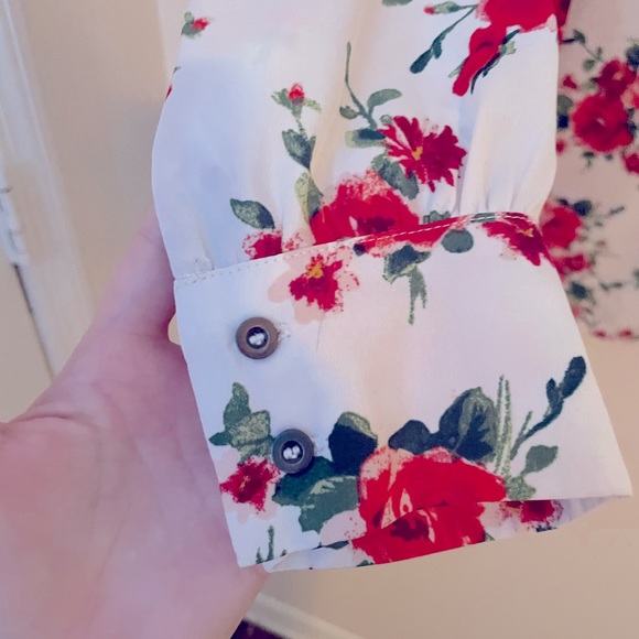 Long sleeve top w/ ruffle sleeve and bow - Picture 6 of 7